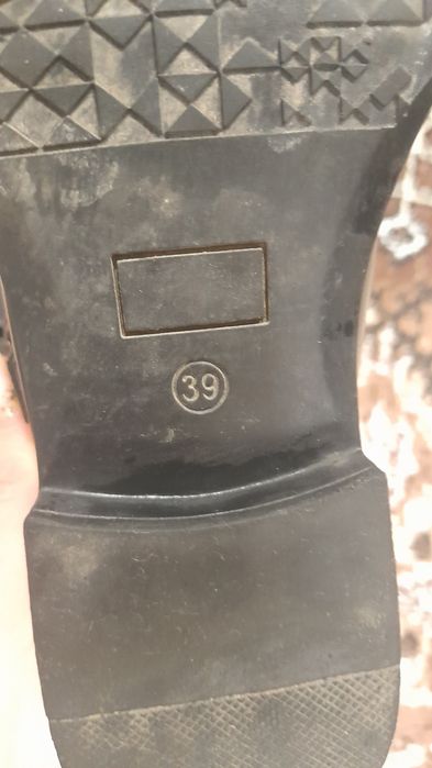 Продам женские туфли