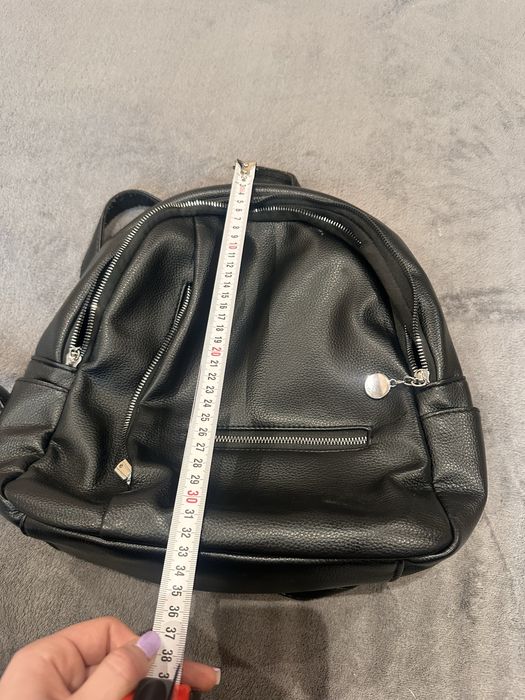 Продавам дамска раница