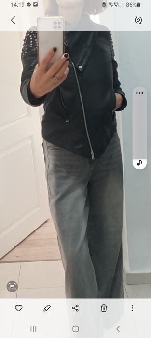 Geaca rock piele moale ,cu tinte 38 -40