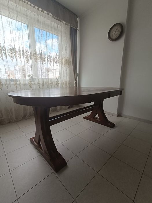 Продам стол и стулья