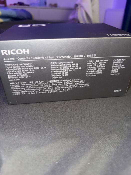 Cameră foto RICOH GR IV