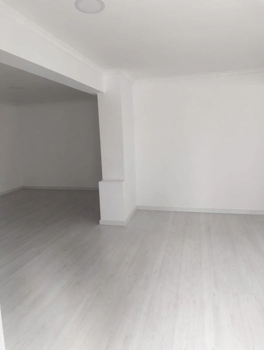 Spațiu comercial de vânzare