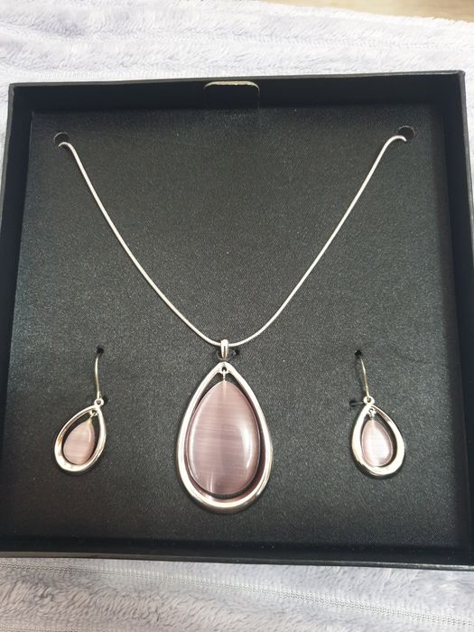 Набор бижутерии.