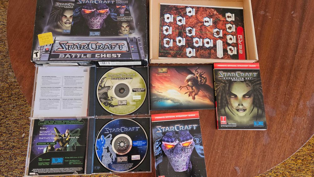 Продавам Starcraft BattleChest