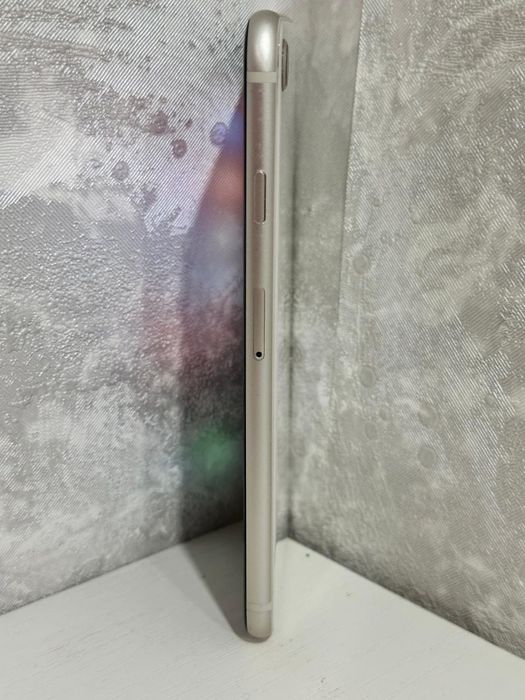 Продам iPhone SE Gen 3