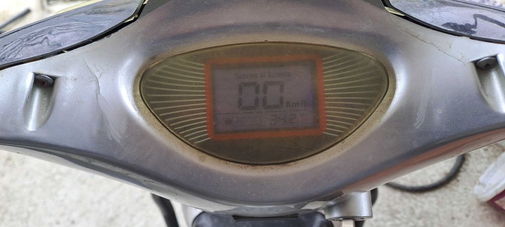 Електрически скутер на части-цял