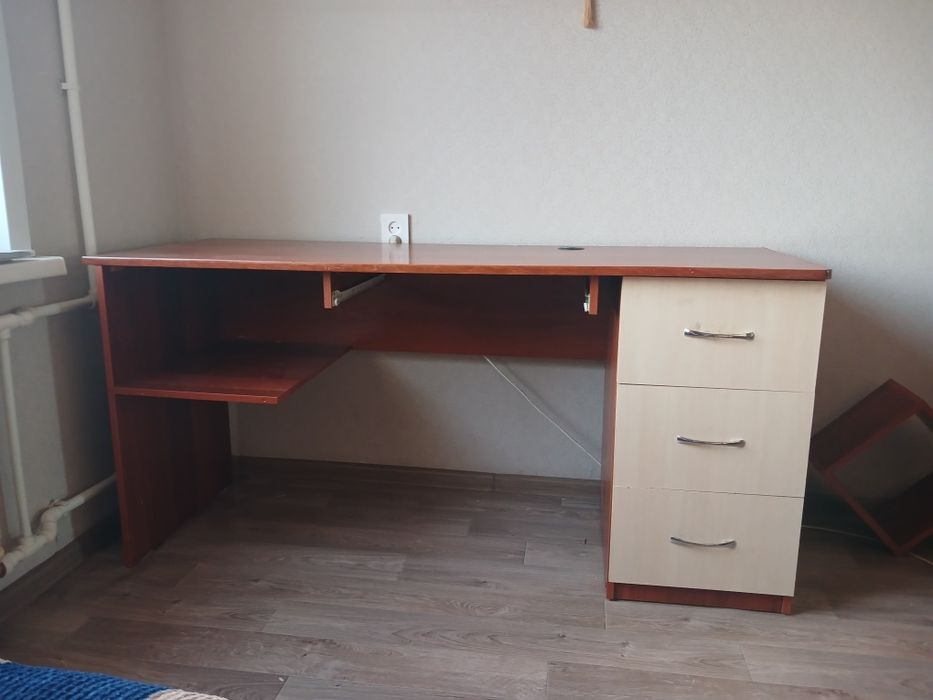 продам письменный стол