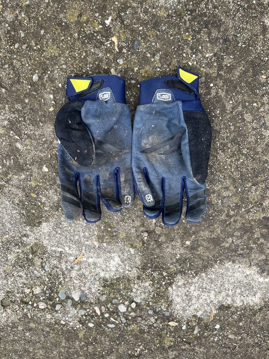 Manusi Husqvarna pentru motor enduro