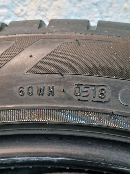 Продам 295/40/R21 Лето