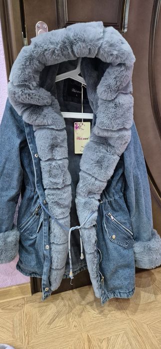 Дънкова парка сив пух свалящ се размер Л,  леко умалено, става и за М