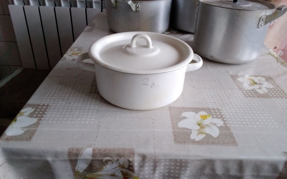 Продам кастрюли б/у