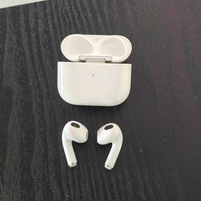 AirPods Generatie 3,numărul de serie valid si husă (citește descriere)