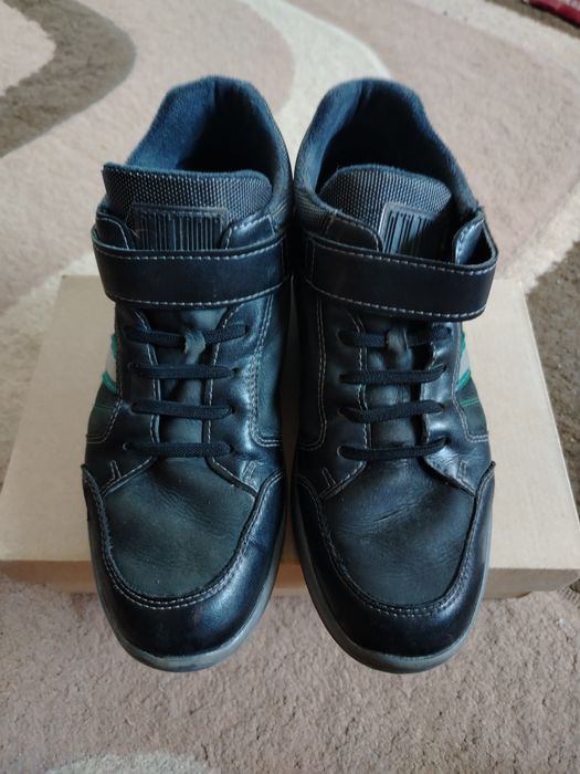 Продам обувь весеннюю Юничел