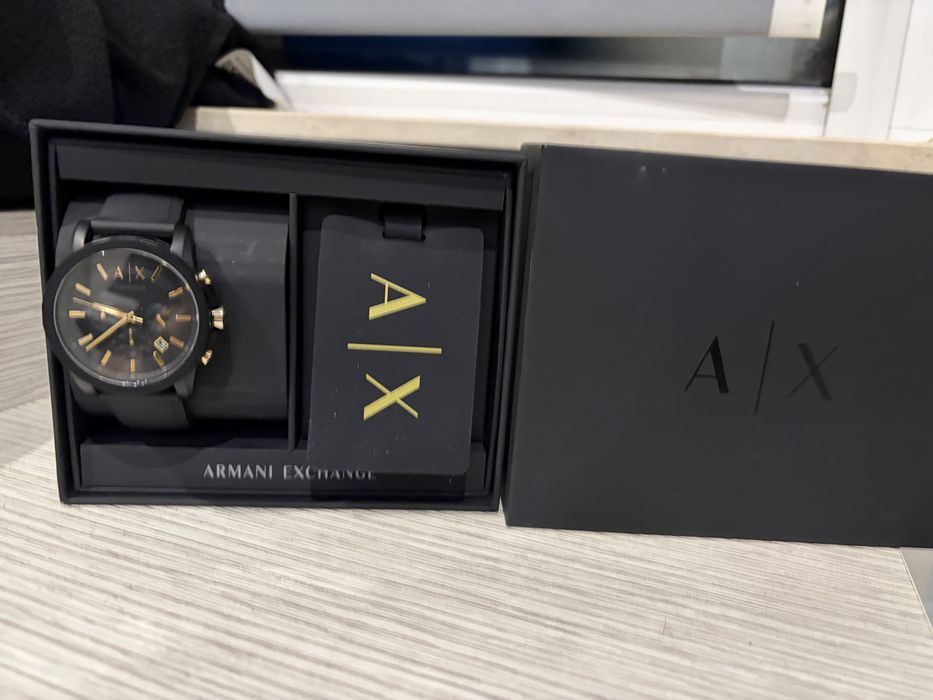 Часовник A|X неразличим пт нов