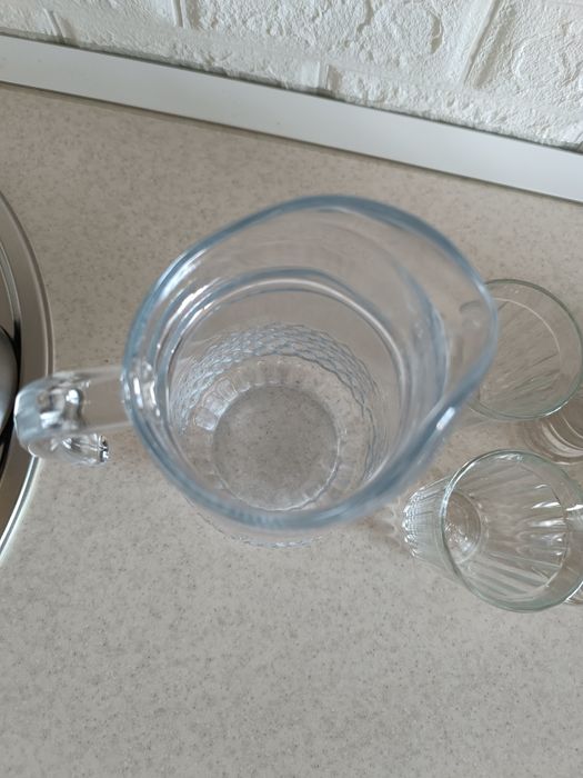 Стеклянный графин