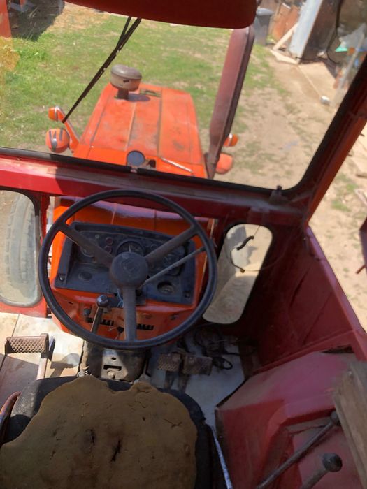 Vând Tractor U650