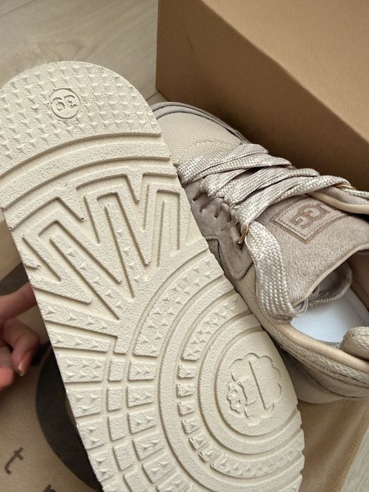 Нови маратонки Ugg 39