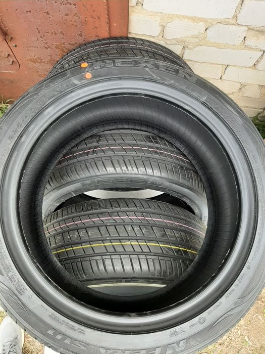 Продам шины 225/45/17 нексен.