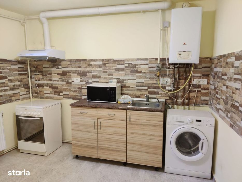 Apartament 2 camere la demisol 43 mp - Hasdeu / Central