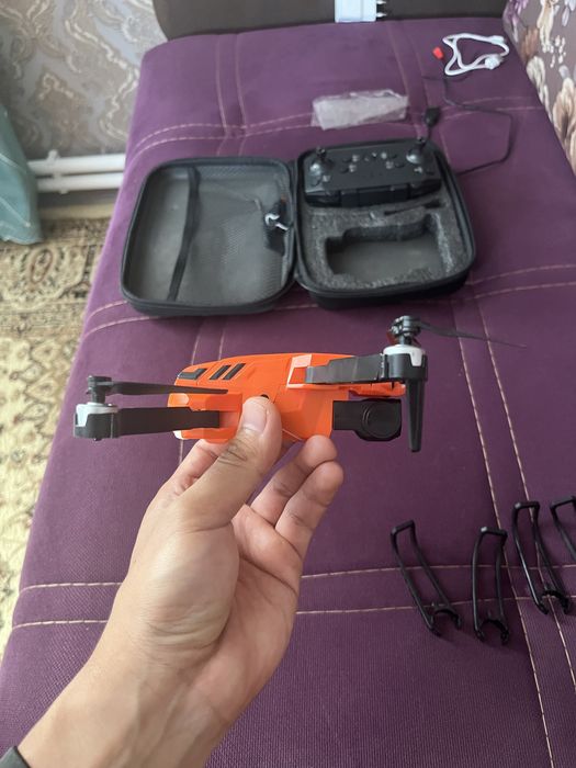 Продам дрон квадракоптер