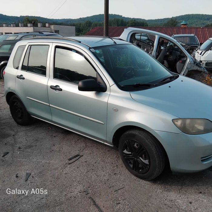 Mazda 2  1.2i 75 к.с. на части 2004г.