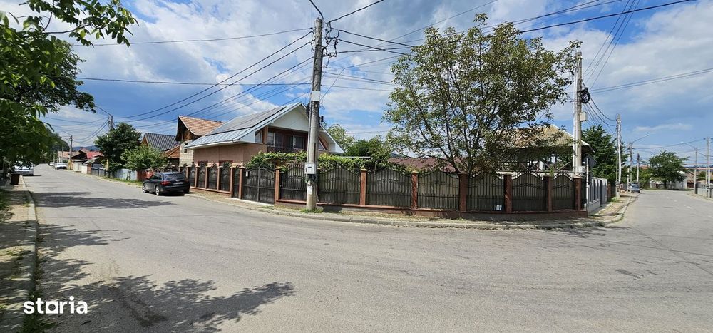 Eleganta, spatiu si confort modern – proprietate premium in Comanest