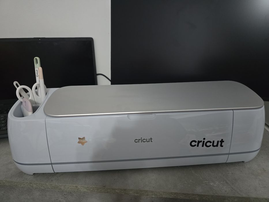 Cricut Maker 3 ca nou, NEUTILIZAT, doar testat
