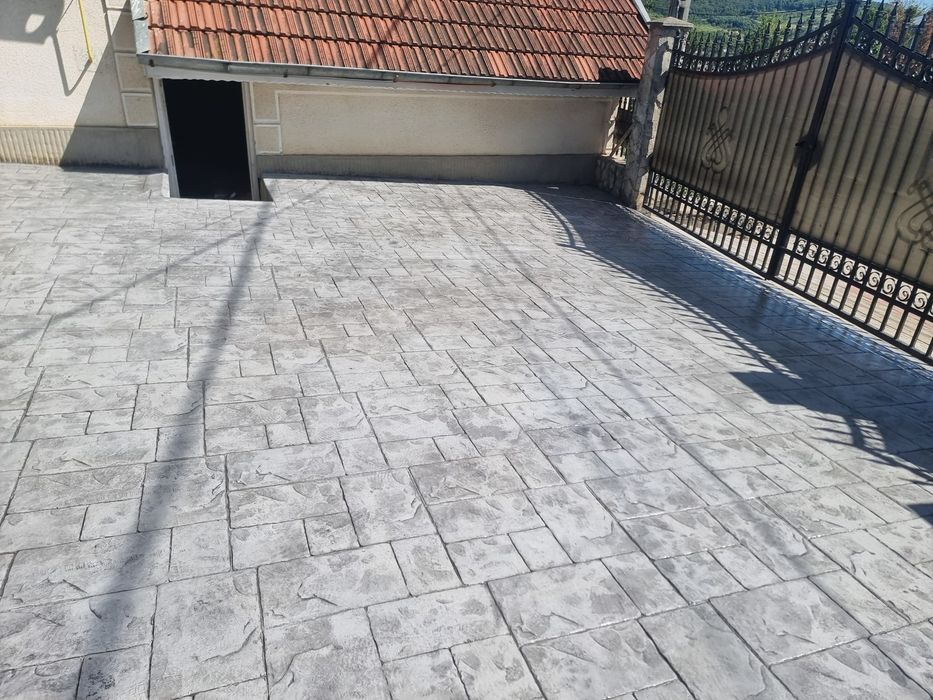 Pavele si Beton amprentat  90 lei mp
