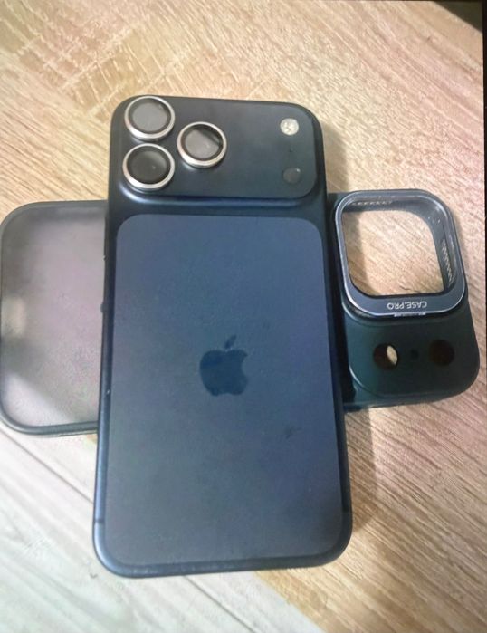 Vând iPhone 17 pro Max