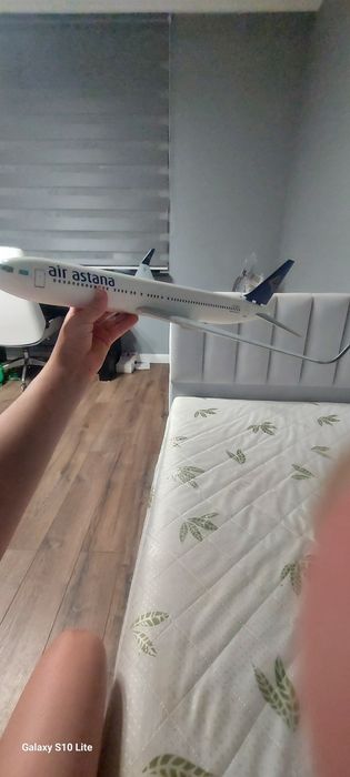 Продаю коллекционный самолёт аир Астана боинг 767