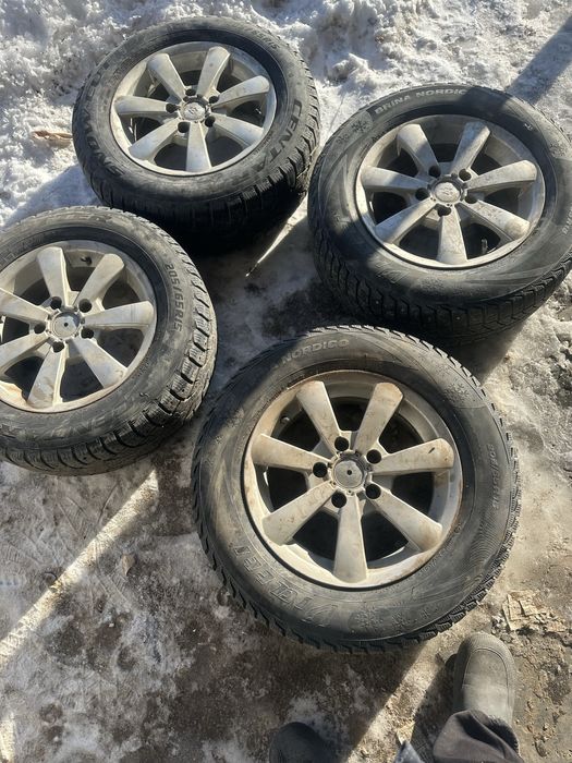 продается покрышки в комплекте накаченный