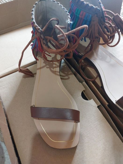 Sandale zara din piele naturala mărime 36