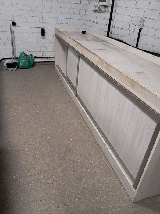 Продам ветрина,столешницы