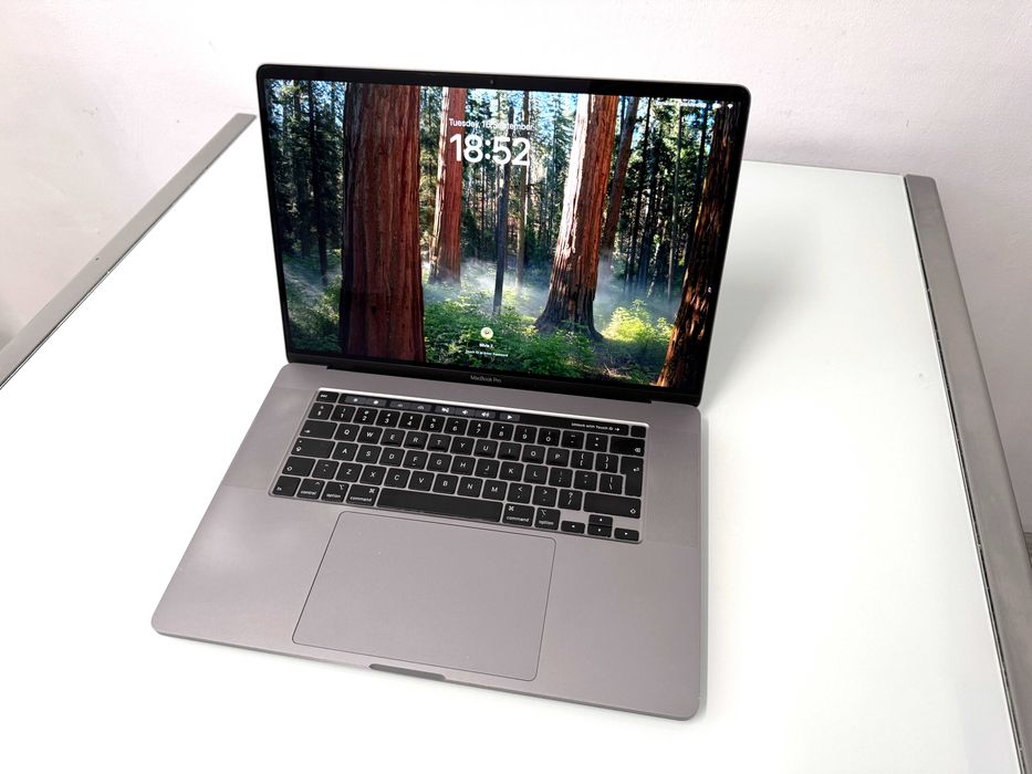 MacBook Pro 16