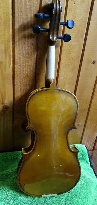 Инструмент подходящ за начинаещи или декорация или играчка