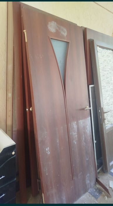 Продам двери в отлисном состояний