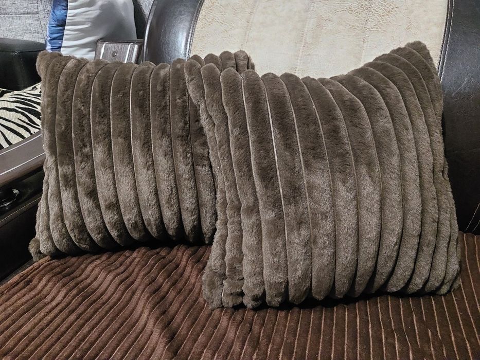 Продам декоративные подушки для дивана