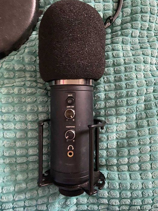Trust GXT 256 EXXO USB  микрофон с подставкой