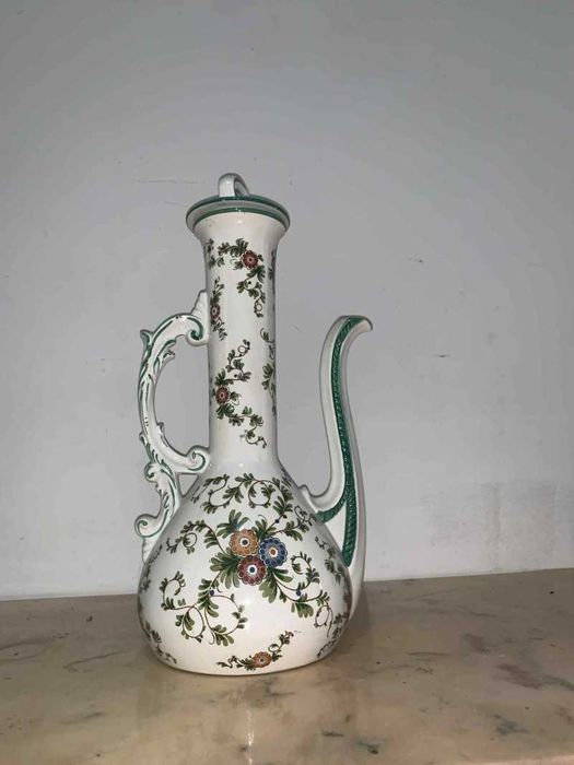 Carafa cu maner si capac din portelan