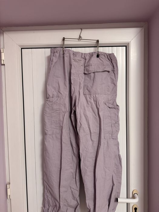 Лилав карго панталон от Pull&Bear, размер M