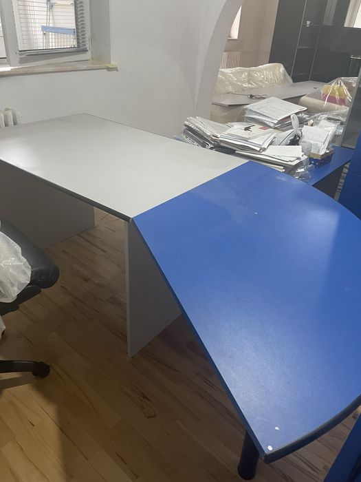 Birou de. Culoare albastra