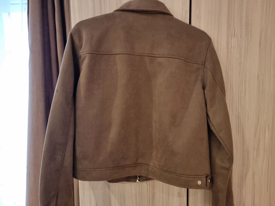 Дамско късо кафяво яке от велур - Sinsay