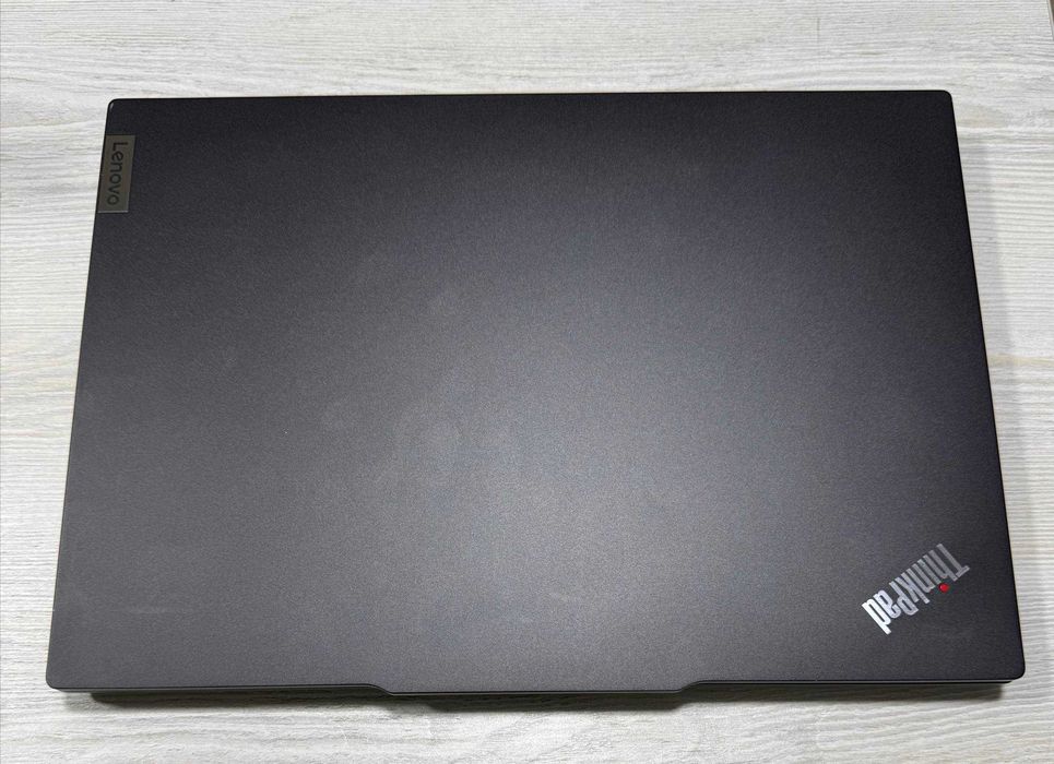Lenovo ThinkPad E14 Gen 5  - 14" FullHD ips - Core i5-1335U 16GB/256GB