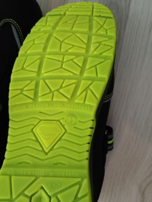 Работни обувки 43