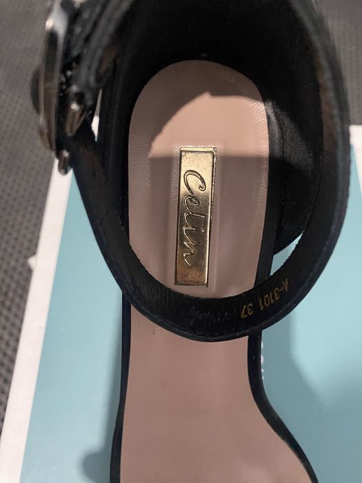 Продам босоножки