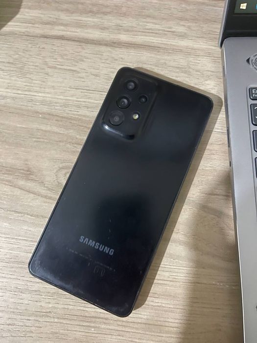 Samsung A 53 5G sotiladi.
Ekran Super Amloyed 
120 Hz 
Xotirasi 128g
