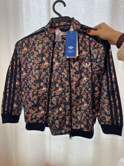 Детски екип на Adidas