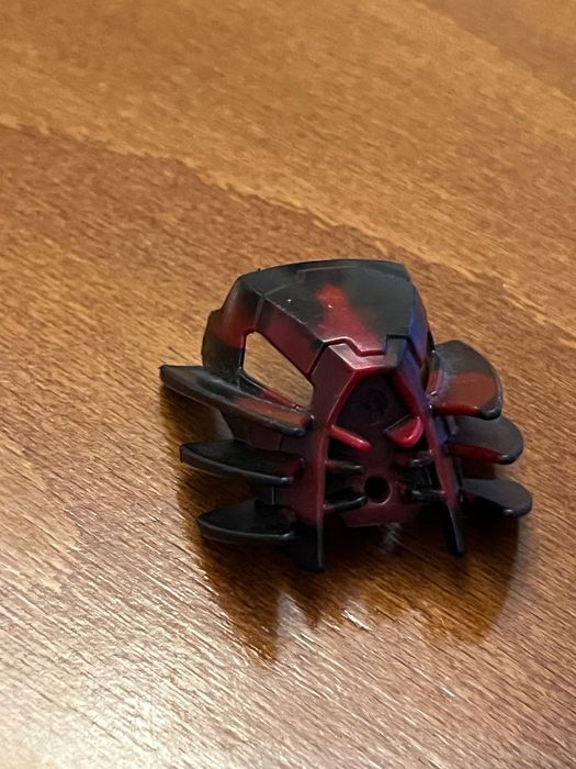 Bionicle глави и Robin фигурка