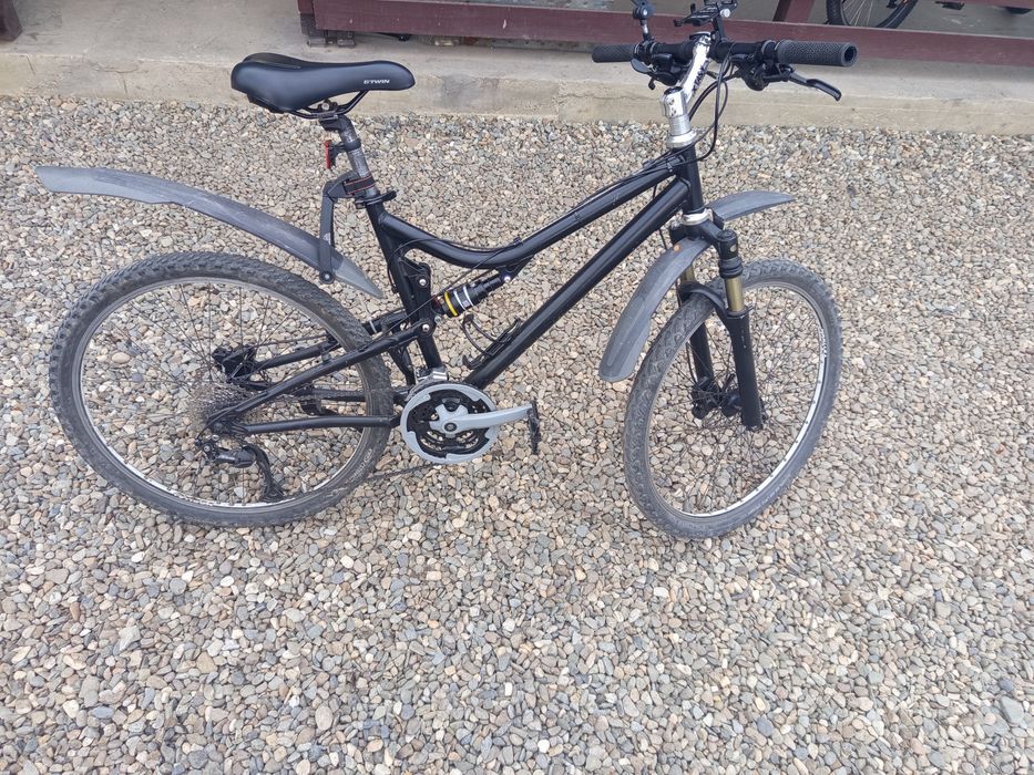 Bicicleta full suspension