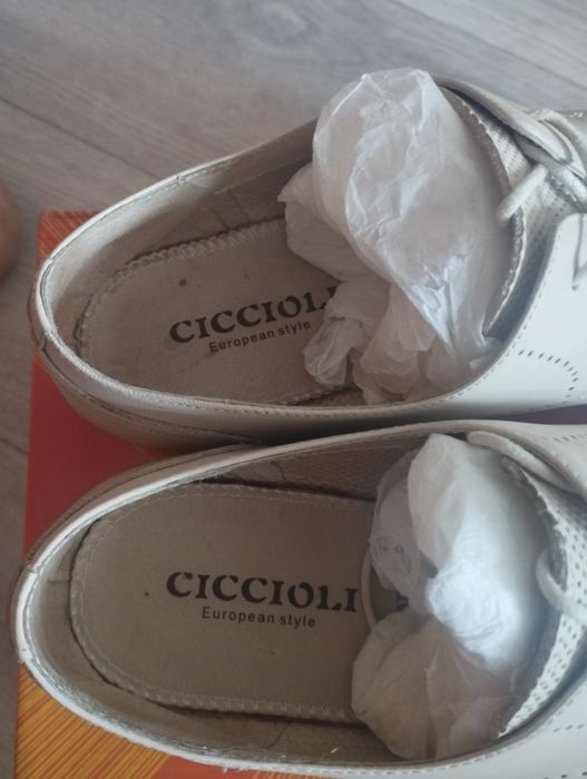 Продам летние туфли